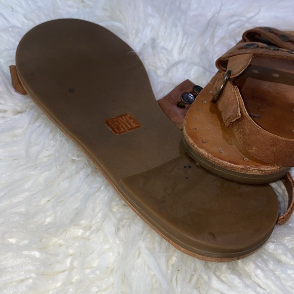 Frye Sandals Womens 6 Ally 2 Band Hammered Stud Sling Leather Brown - Picture 3 of 8